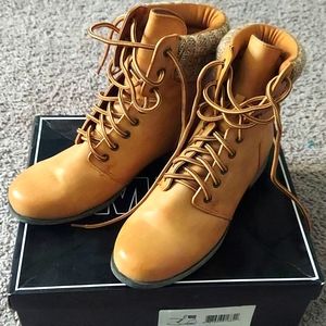 Woman's MIA Tan Boots 7.5